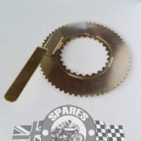 06-1015 - TOOL - CLUTCH LOCKING - LOCKS CENTRE TO SPROCKET | Norton