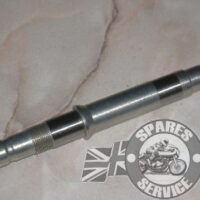 37-1239 - Fronf wheel spindle | Triumph
