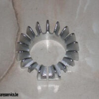 71-0216 - CLAMP - EXHAUST - TRI 650 - FINNED - 1 3/4 - 44.5MM | Triumph