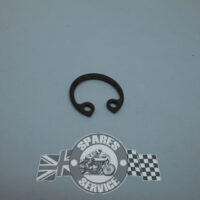 06-7690 - CIRCLIP - INTERMEDIATE SPINDLE - FITS ALL 500CC UP | Norton